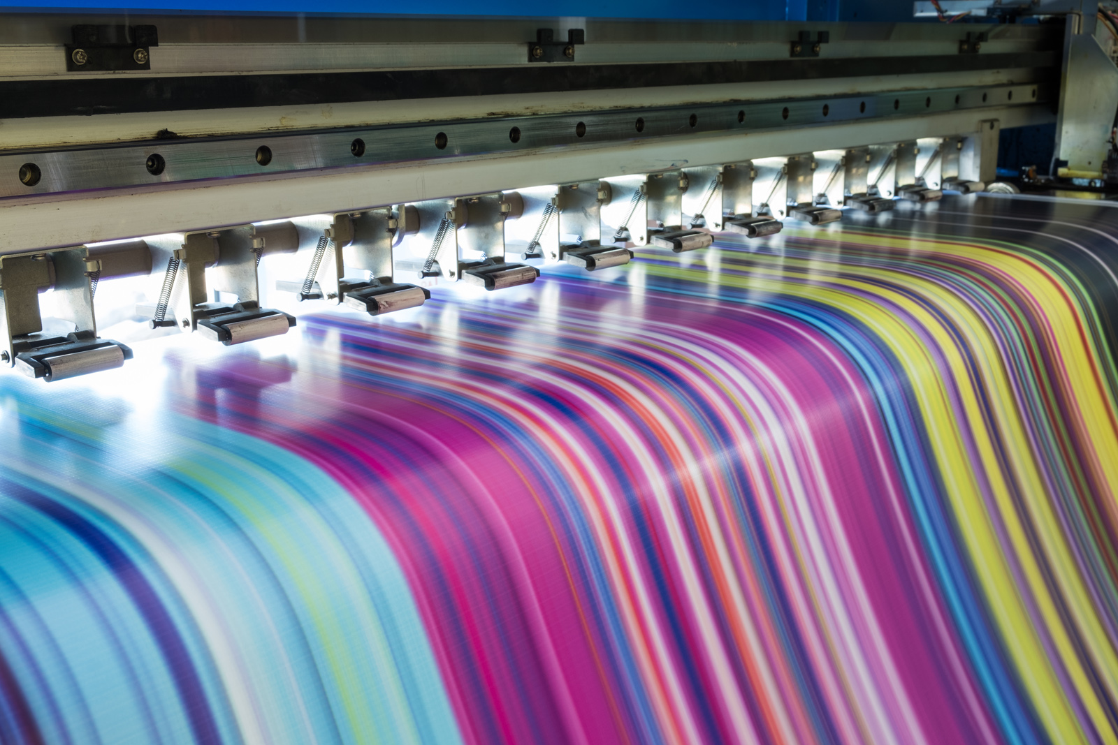 Large inkjet printer working multicolor cmyk on vinyl banner